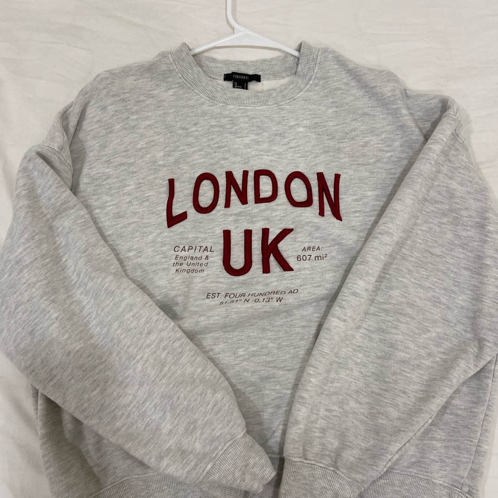 London UK forever 21 crew neck sweater